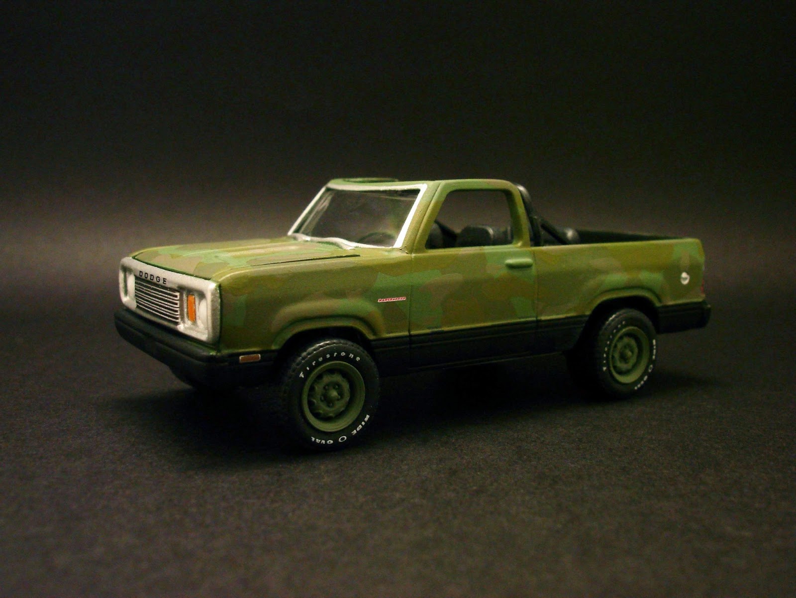 Diecast Hobbist 1977 Dodge Ramcharger