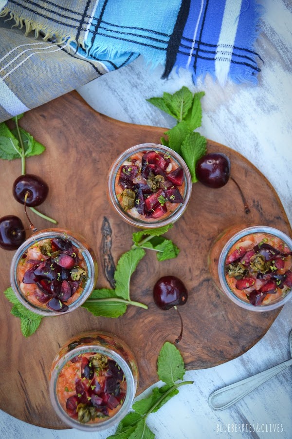 TARTAR DE SALMÓN CON CEREZAS Y MENTA