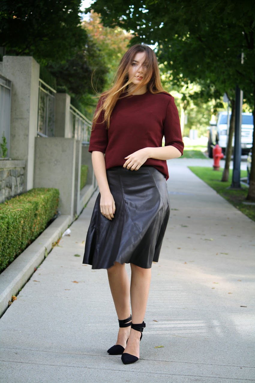 leather low wedge sandals