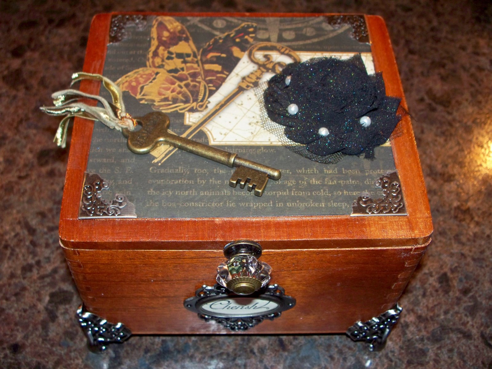 The Scrapping Goddess: Altered Cigar Boxes