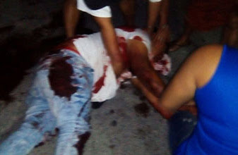 Balacean a pareja a bordo de moto en Cancún, el hombre muere y la mujer está muy grave