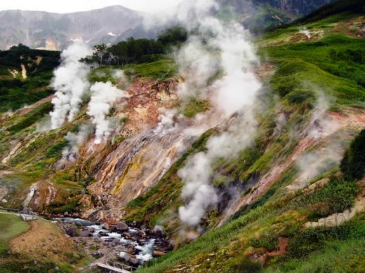 Valley of Geysers 