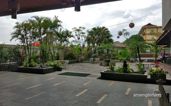 review hotel banana inn bandung