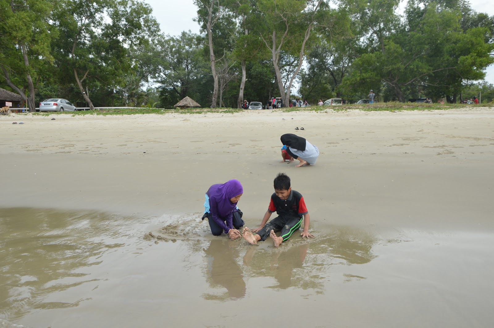 Mewarnai Gambar Anak Bermain Pasir Di Pantai - Kartun Bermain Lompat
