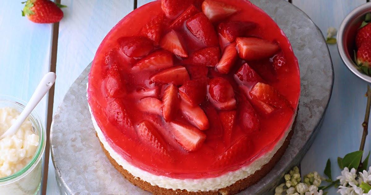 Erdbeer-Milchreis-Kuchen mit lockerem Vanille-Boden - Biskuitwerkstatt