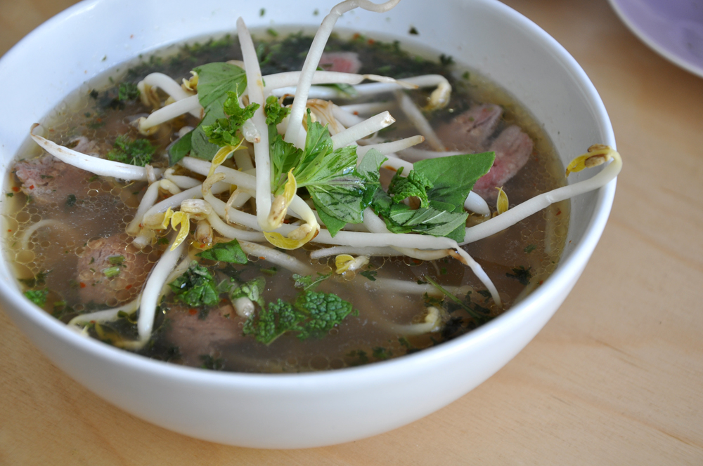 Krebsen und Aluette: Topfensoufflé und Pho – Kochen mit Lenni Krebsen und Aluette: Topfensoufflé und Pho – Kochen mit Lenni