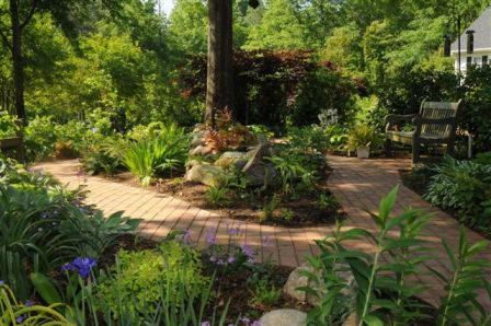 natural hardwood mulch shade