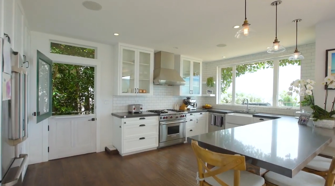 Tour 12 Samoa Way, Pacific Palisades, CA vs. 12 Interior Design Photos