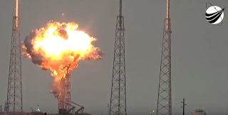 H στιγμή της έκρηξης στον πύραυλο που δοκιμαζόταν στη βάση του Ακρωτηρίου Κανάβεραλ.(VIDEO)  