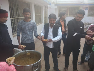 मुरैना - माननीय कमलनाथ जी के मुख्यमंत्री बनाये जाने पर व शपथ ग्रहण के 26 मिनट बाद ही कमलनाथ जी द्वारा किसानों का कर्ज माफ किया जिसे लेकर किसान कांग्रेस में एक उत्साह देखा गया । मुरैना - माननीय कमलनाथ जी के मुख्यमंत्री बनाये जाने पर व शपथ ग्रहण के 26 मिनट बाद ही कमलनाथ जी द्वारा किसानों का कर्ज माफ किया जिसे लेकर किसान कांग्रेस में एक उत्साह देखा गया ।