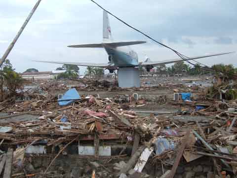 Aneuk aceh: tsunami yang melanda aceh