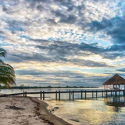 Remax Vip Belize: Laughingbird Caye