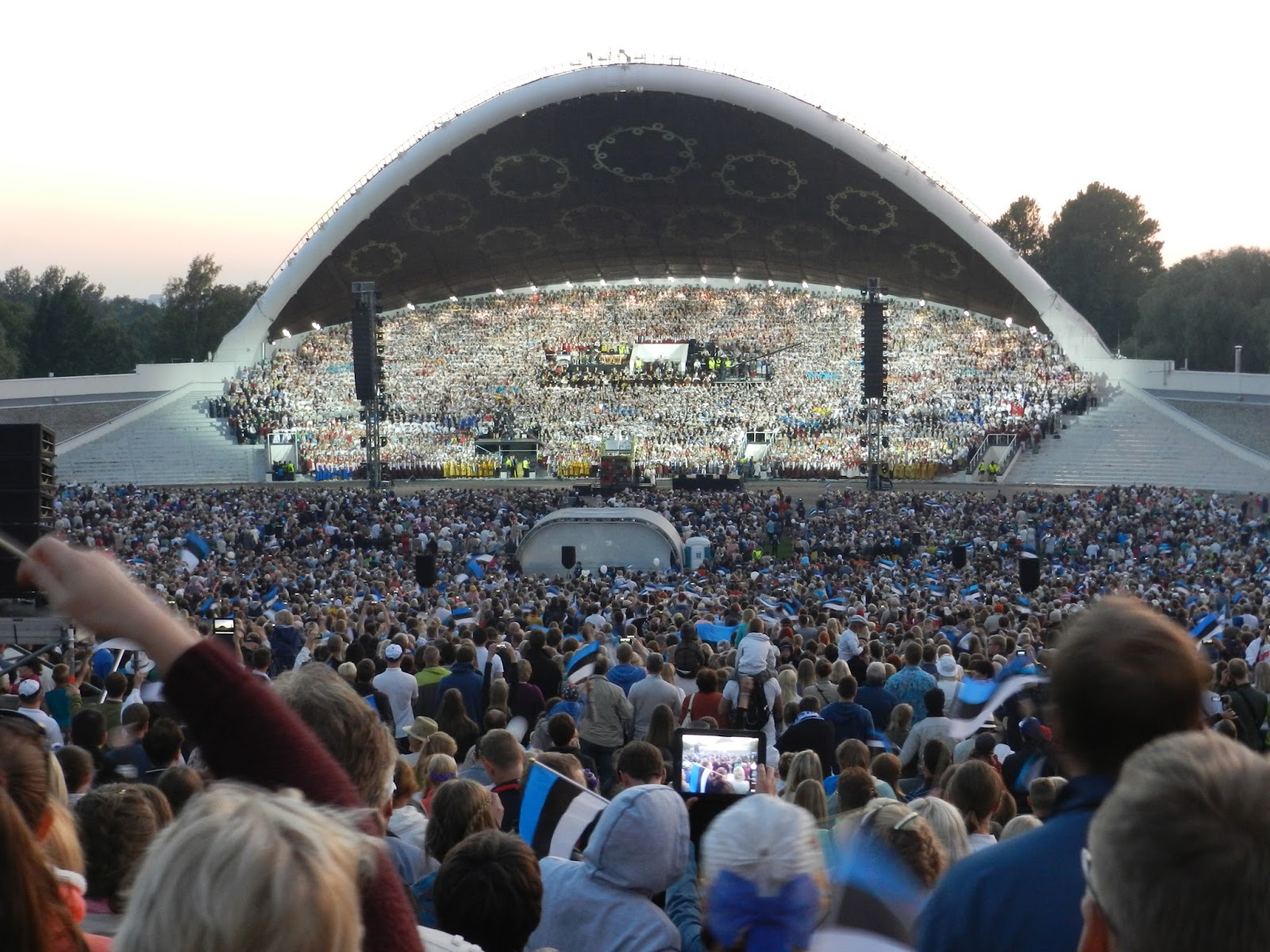 Vaba Eestimaa Ajaleht MAARJAMAA LAULUD I Henrik Visnapuu.