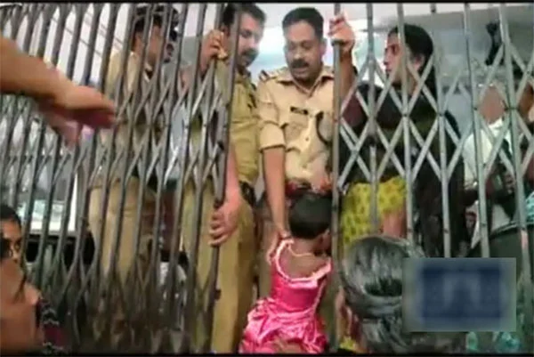 Ranni,Arrest, Mother, Child, Police, Daughter, Woman, Strike, Report, Kerala