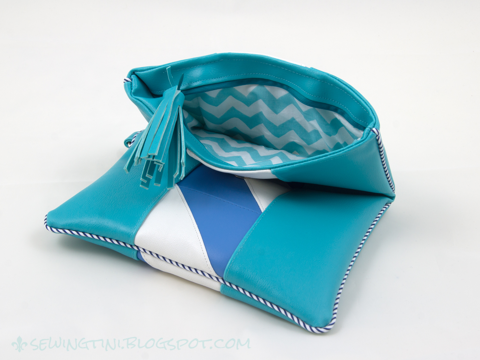 Voting für die schönste Clutch "Emilia" bei modage