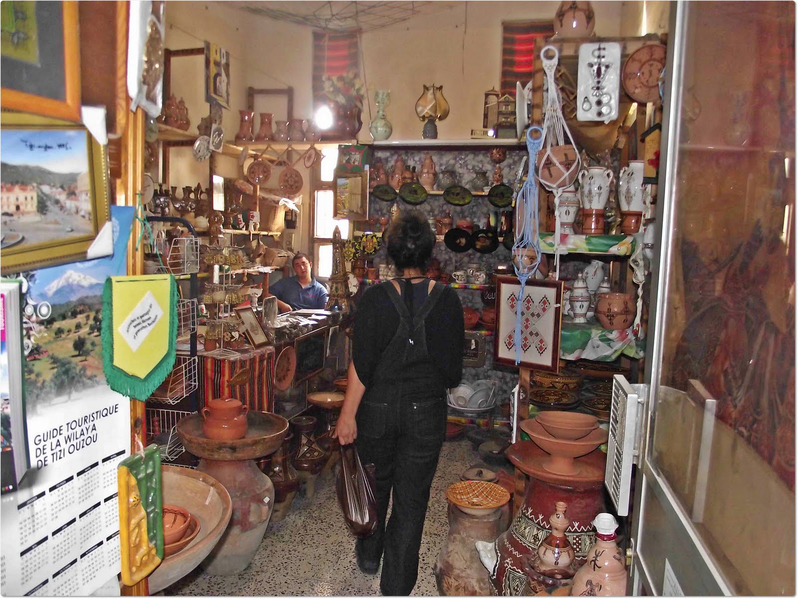 Tugba Nin Dunyasi Cezayir Deki Rengarenk Hediyelik Esya Dukkanlari