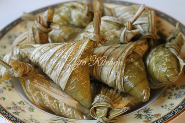 Ketupat Palas Hidangan Wajib Hari Raya di Kelantan