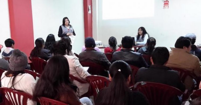 Ciudadanos Tarmeños se informan sobre crédito educativo de PRONABEC Ciudadanos Tarmeños se informan sobre crédito educativo de PRONABEC