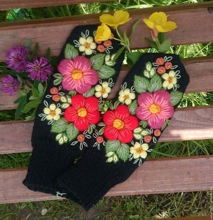 Irina Nice mittens. Embroidery.