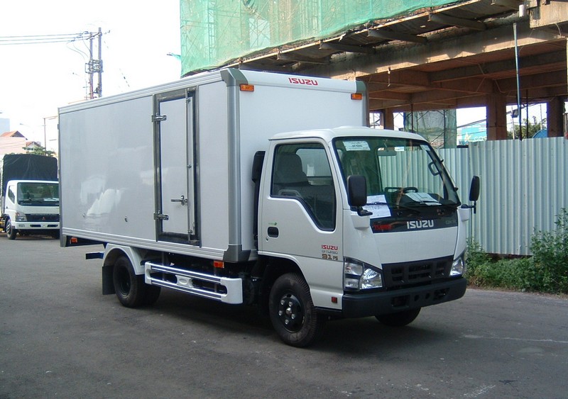 Xe tải Isuzu NLR55E 4X2  Tải trọng 14 tấn