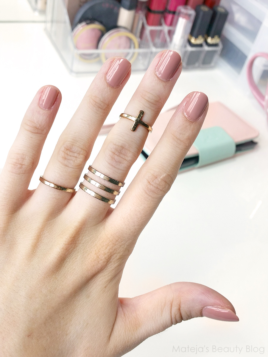 L'Oreal Color Riche Nail Polish 205 Rose Bagatelle Mateja's Beauty Blog