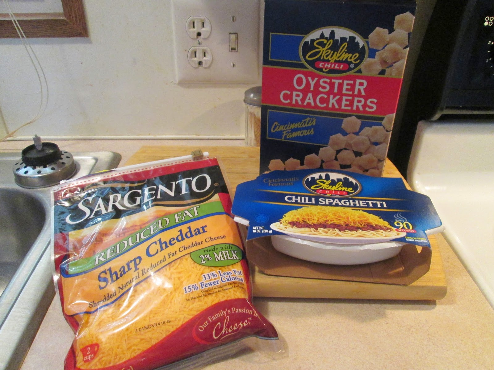 Diab2Cook Skyline 3 Way Chili, Spaghetti, Cheese w/ Side of Oyster
