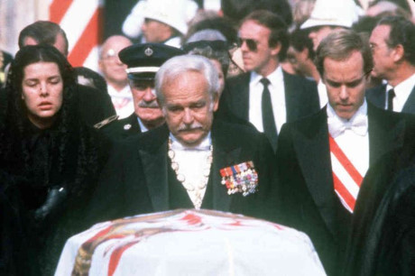 My nhan hoang toc va loi nguyen nghiet nga - Anh 14