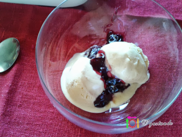 Un topping de mermelada de cerezas da un punto especial