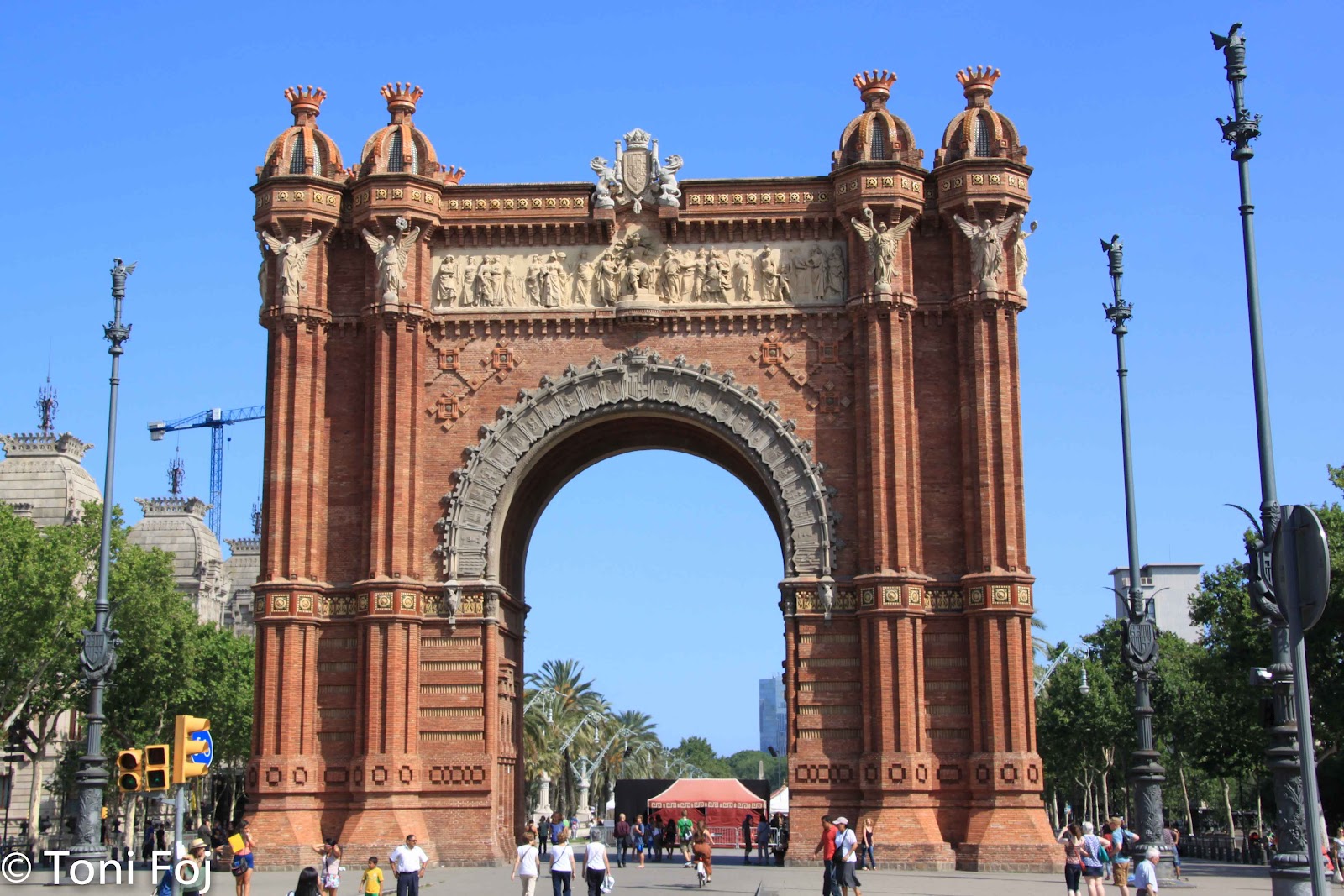 el camarero y el camarón Arc del triomf i voltants/ Arco del triunfo y el camarero y el camarón Arc del triomf i voltants/ Arco del triunfo y