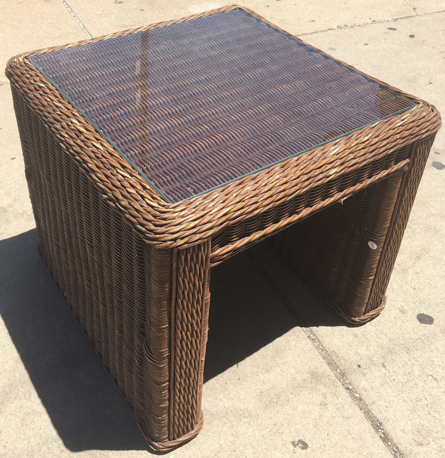 Uhuru Furniture & Collectibles Glass Top Wicker End Table 45 35 SOLD