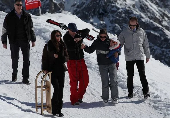 Kate Middleton, Prince William, and Prince Harry hung out with a group of friends in the Swiss Alps.The duchess was in Switzerland