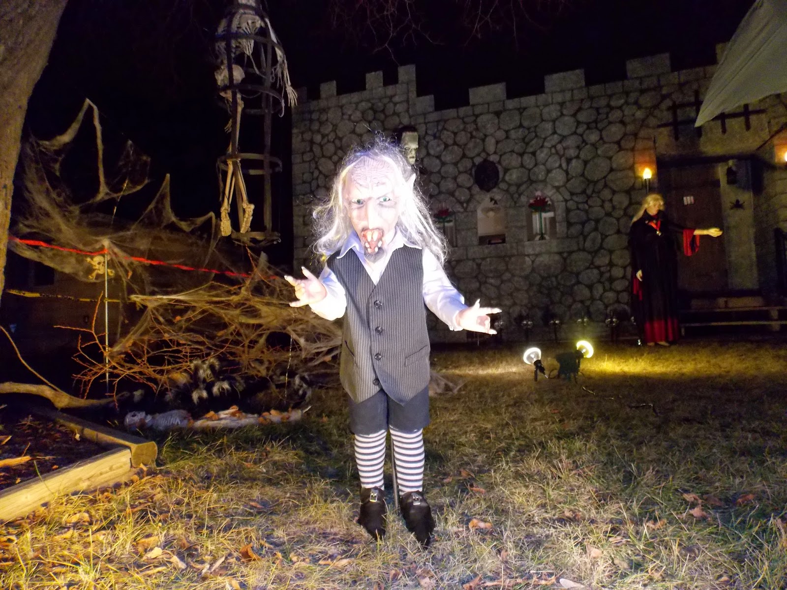 Saskatoon Halloween House Saskatoon's original yard display HAPPY