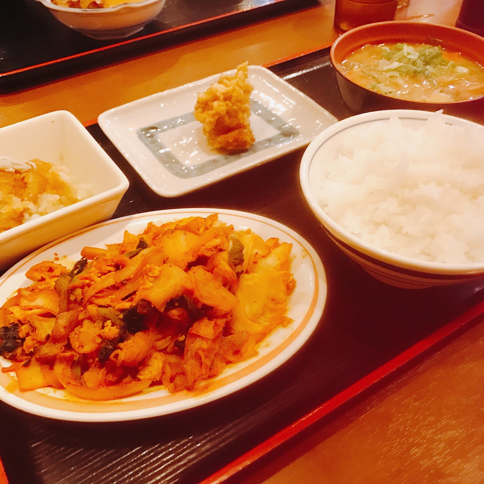 23時から半額パラダイス めしや食堂 赤川店 大阪市旭区 砂場食堂とインコ