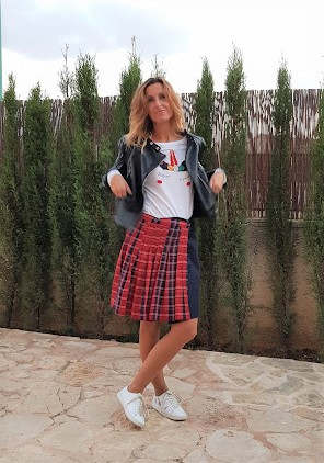 Camiseta unicornio y falda plisada hecho a mano