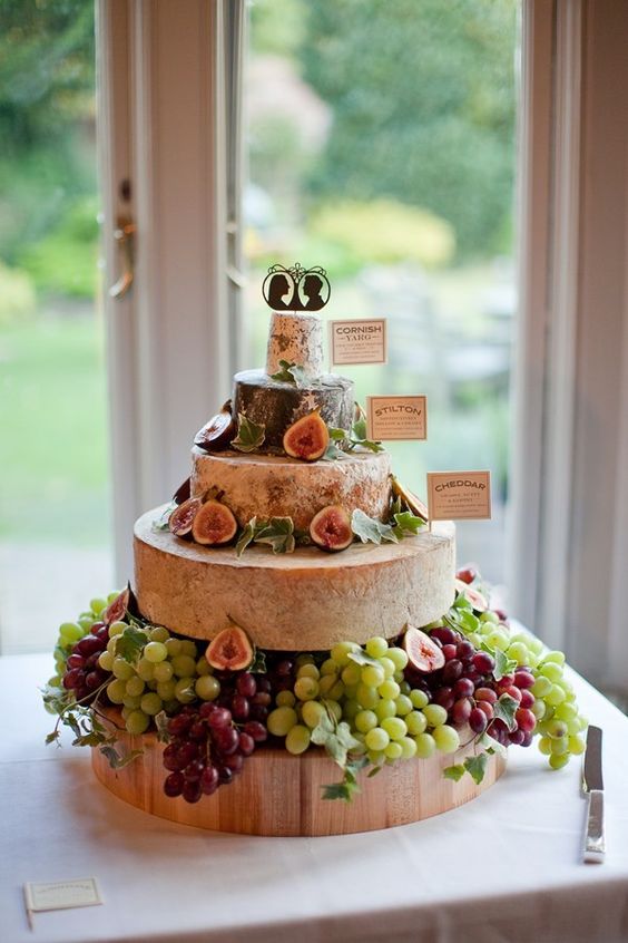 Tort serowy, tort z serów, inne pomysły na tort weselny, Tort weselny, przyjęcie weselne, wesele, słodki stół, słodkości na weselu, organizacja wesela, dekoracja stołu słodkiego, Inspiracje ślubne