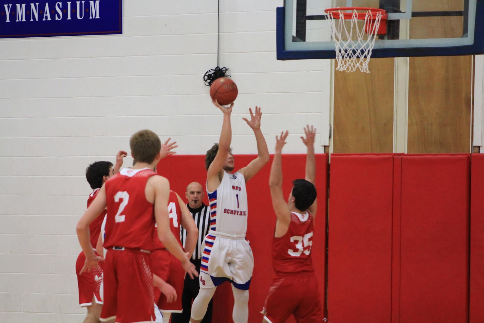 BOYS BASKETBALL Mount Carmel Holds on to Defeat North Schuylkill