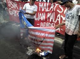 Bendera Malaysia DIbakar Di Indonesia | kes wanita ...