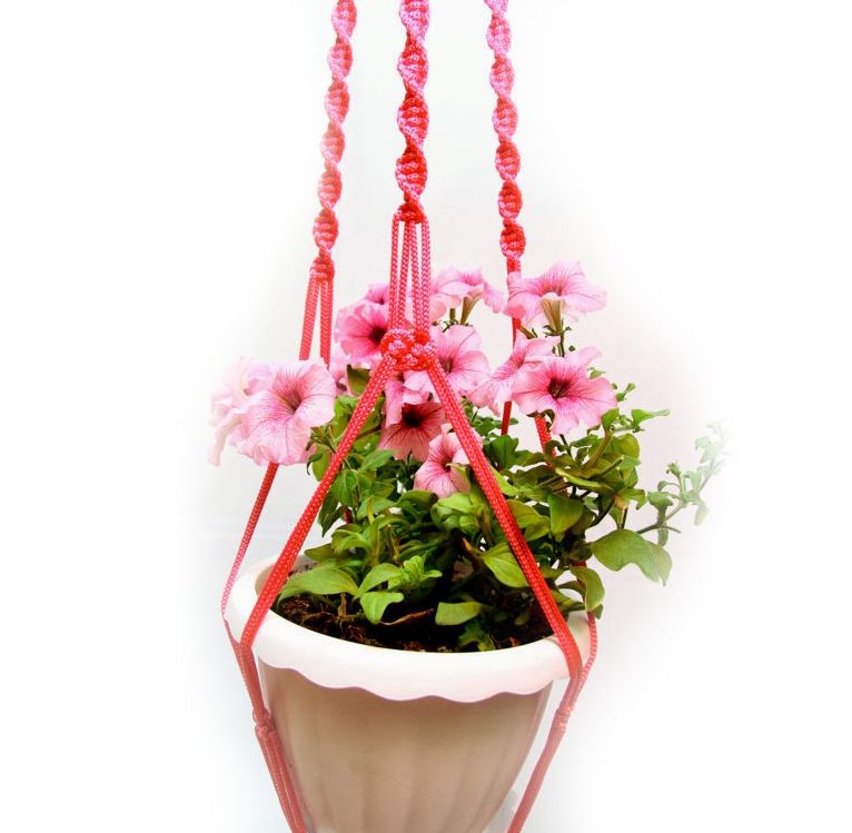 Apa itu Karya Kerajinan Makrame ? Ruana Sagita