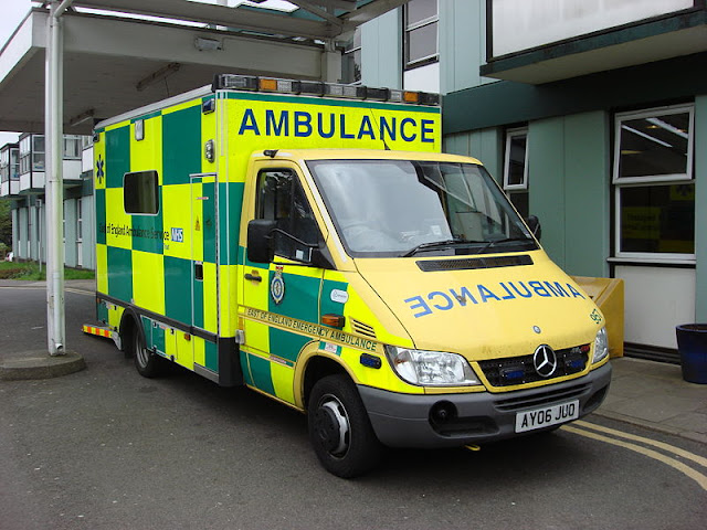 Gambar Mobil Ambulance 22