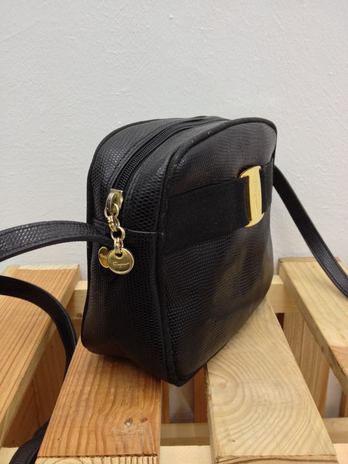 d0rayakEEbaG Authentic Salvatore Ferragamo Sling/Crossbody Bag(SOLD)