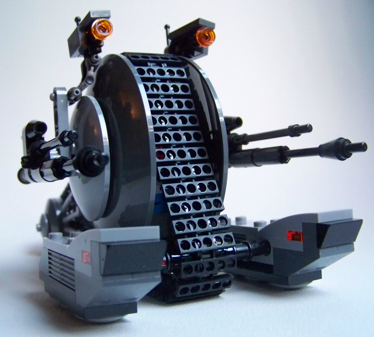 Cavort: LEGO Star Wars Corporate Alliance Tank Droid 75015 Review