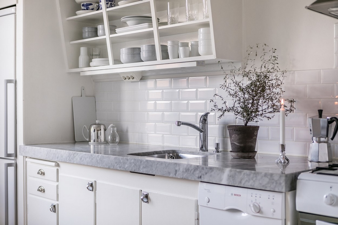 UNE CHAMBRE ET UNE CUISINE