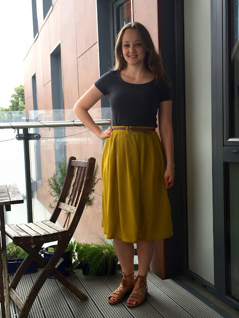 Diary of a Chain Stitcher: Mustard Rayon Midi Skirt and Charcoal Cotton Sewaholic Renfrew Tee