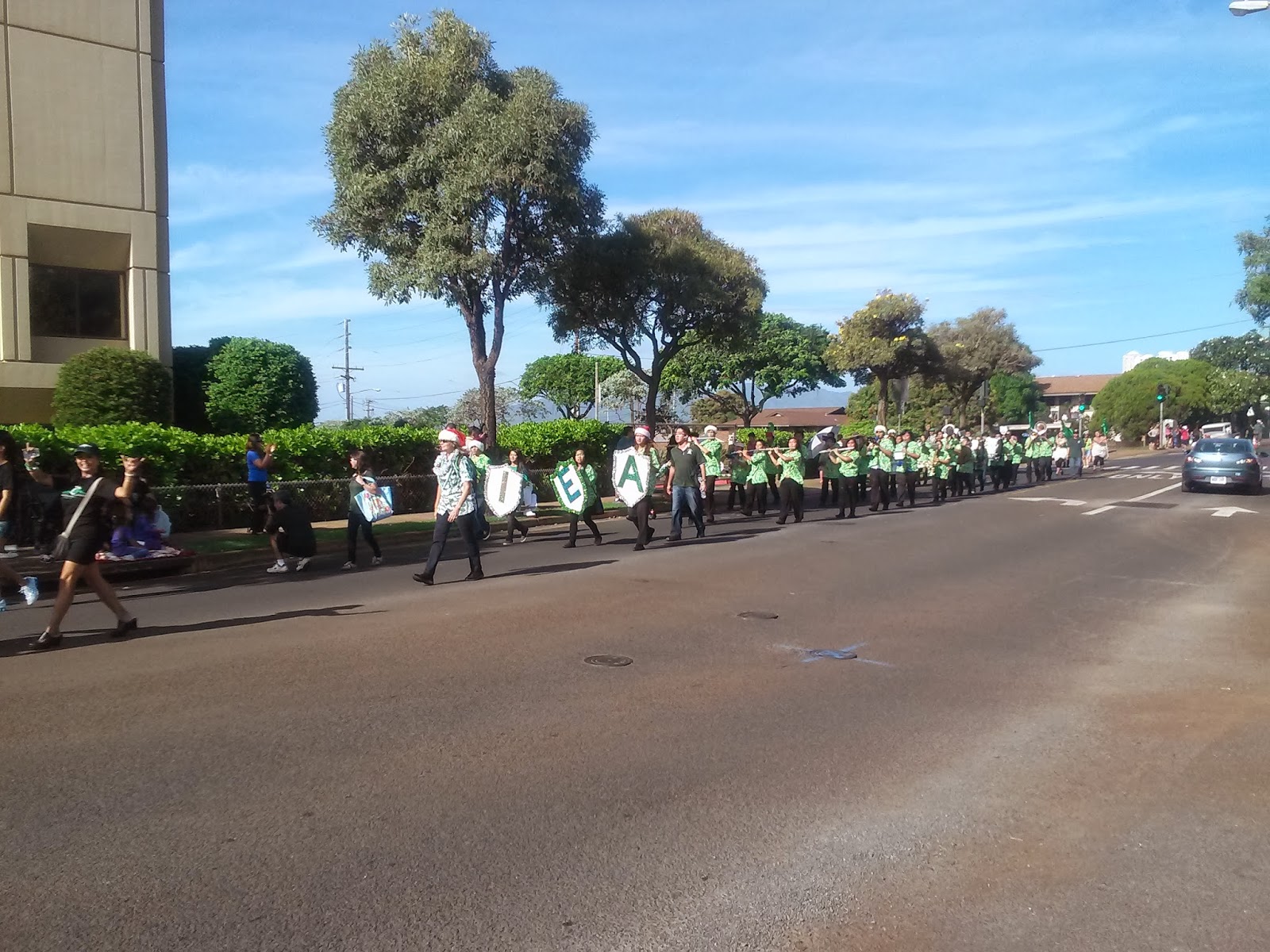 Aiea Christmas Parade high school participants