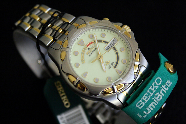 watchopenia: Glow in the dark........ Seiko Kinetic SQ50