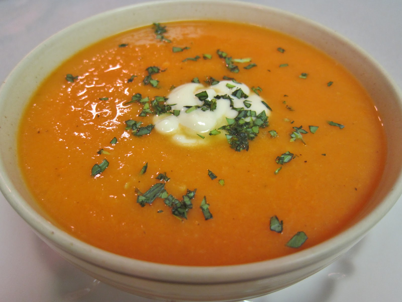 the-vegan-chronicle-summer-tomato-and-carrot-soup