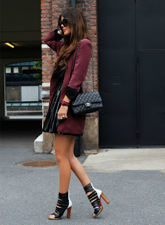 http://2.bp.blogspot.com/-t8s2-415ITo/UGC9qSTqKSI/AAAAAAAADrA/zWIEOm1Al5I/s640/burgundy+dress.jpg