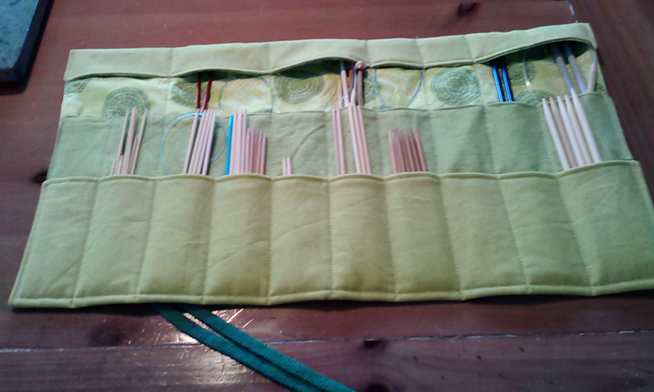 Cookseyville knitting needle holder tutorial