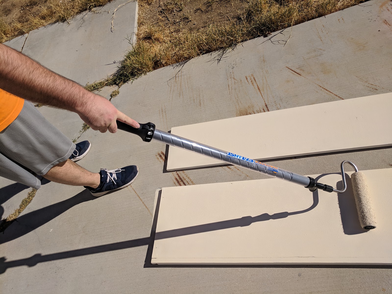 Nite Owl Creates New EZ Twist Paint Stick from HomeRight