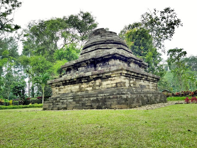 Candi Sumber Awan Singosari Jika Membasuh wajah bisa awet muda